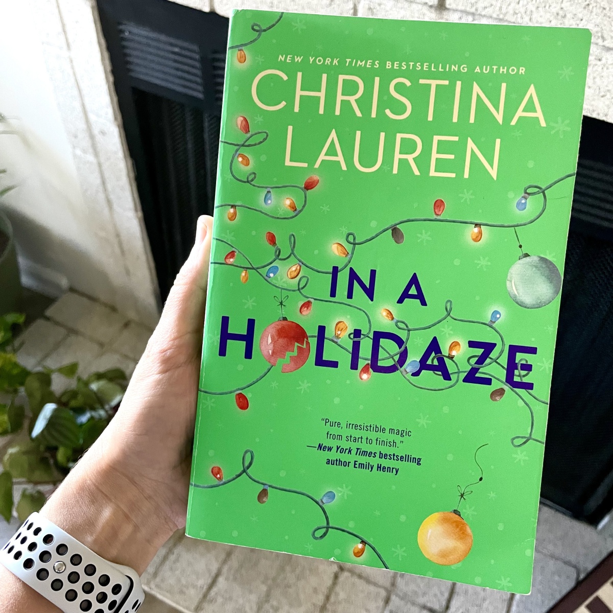Just Read: “In a Holidaze” by Christina Lauren